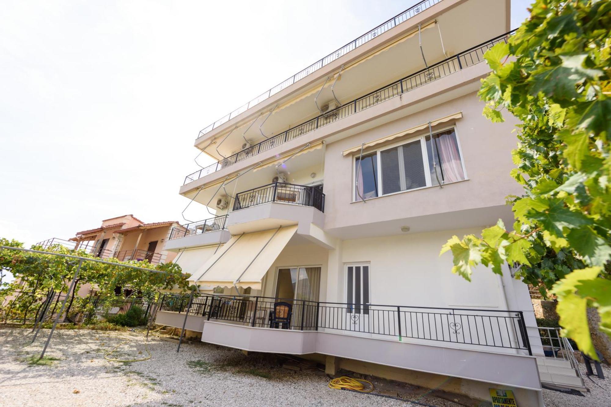 Vasili'S Family Apartments Химар Екстериор снимка